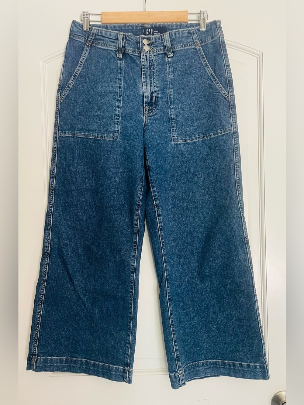 GAP Women's Blue Cropped Ankle Wide Leg Jeans size 10